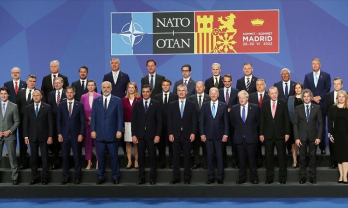 Erdoğan, NATO Liderler Zirvesi aile fotoğrafında…