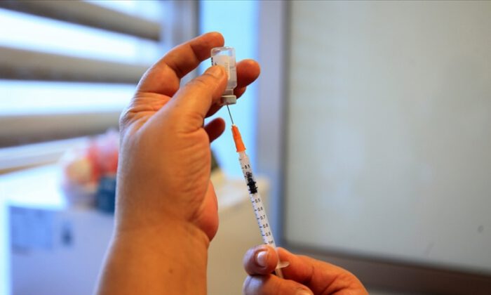 Kovid-19 aşısı için hatırlatma dozu uyarısı