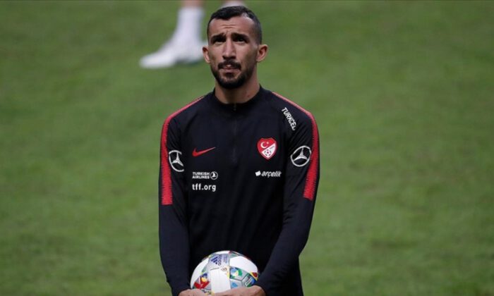 Mehmet Topal, futbolculuk kariyerini sonlandırdı