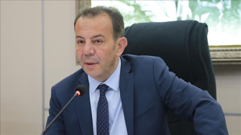 Tanju Özcan, teklif aldığı partileri açıkladı