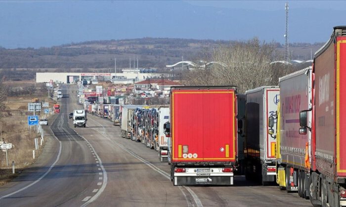 Sınır kapılarındaki araç trafiği Kovid-19 öncesine döndü