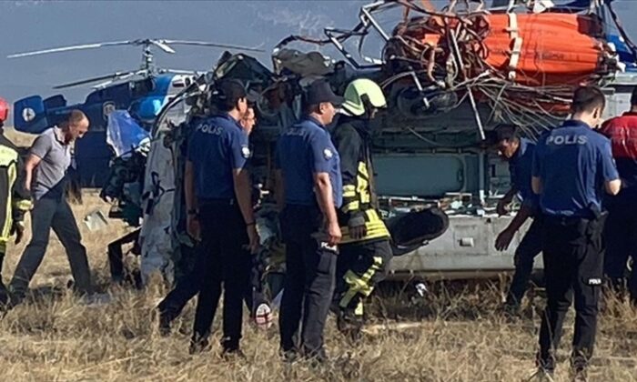 Marmaris’teki yangına giden helikopter düştü