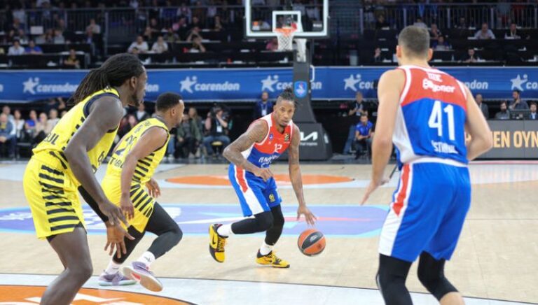 Fenerbahçe Beko, derbide Anadolu Efes’i yendi: 88-79