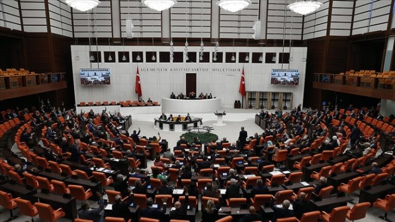 ‘Sansür yasası’ TBMM’de kabul edildi
