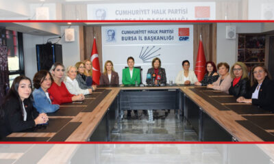 CHP Bursa’da kadınlardan Ata’ya saygı