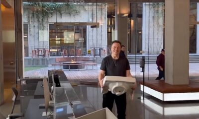Elon Musk, Twitter merkezine elinde lavabo ile girdi