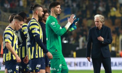 Fenerbahçe’de Jorge Jesus ve futbolcular 100 kız öğrenciye burs verecek