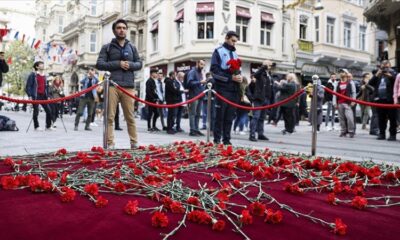 Beyoğlu’nda patlamanın yaşandığı yere karanfil bırakıldı