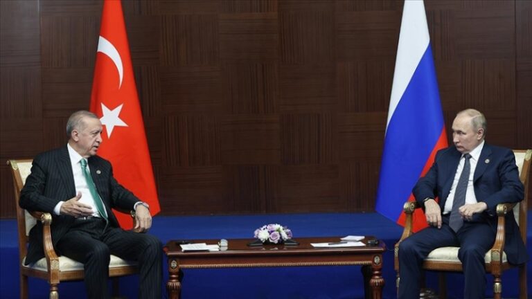 Erdoğan ve Putin, tahıl koridorunu görüştü