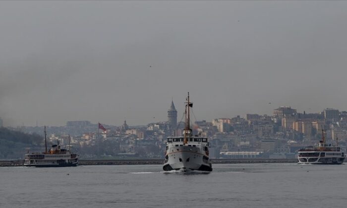 İstanbul’da deniz ulaşımına hava muhalefeti engeli