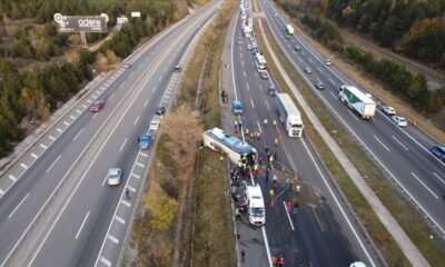 Anadolu Otoyolu’nda yolcu otobüsü devrildi: 3 kişi öldü, 32 kişi yaralı…