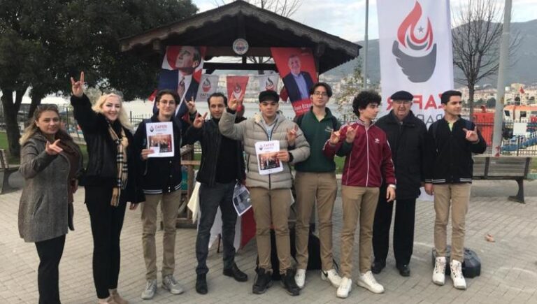 Zafer Partisi Gemlik İlçe Teşkilatı, üniversiteli gençlerle buluştu