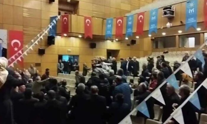 İYİ Parti kongresinde tekme ve yumruklar konuştu