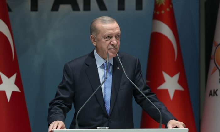 Erdoğan: 2023 seçim tarihini öne çekeceğiz