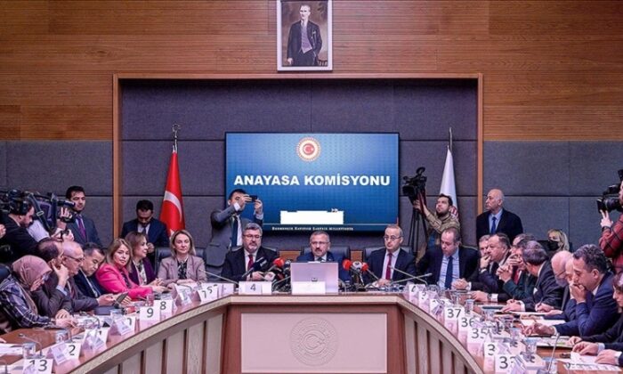 Başörtüsüne yönelik teklif, Anayasa Komisyonunda