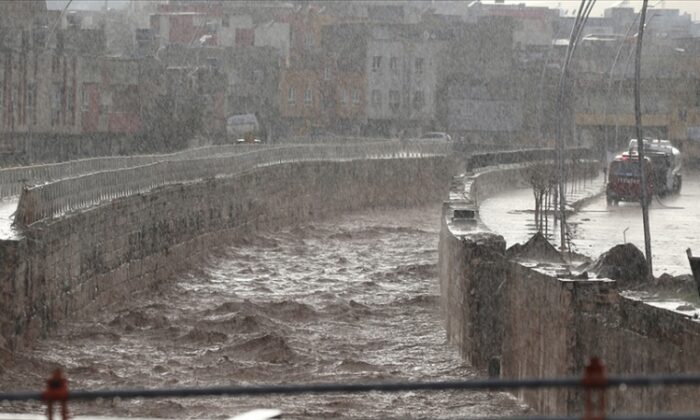 Deprem bölgesi için kuvvetli yağış uyarısı