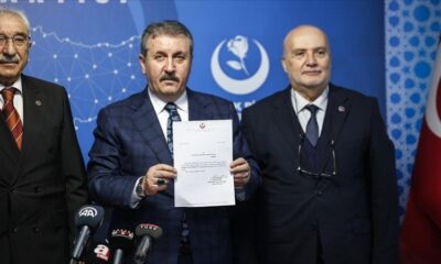 Destici, Erdoğan’ın cumhurbaşkanlığı adaylığı için partisinin kararını imzaladı