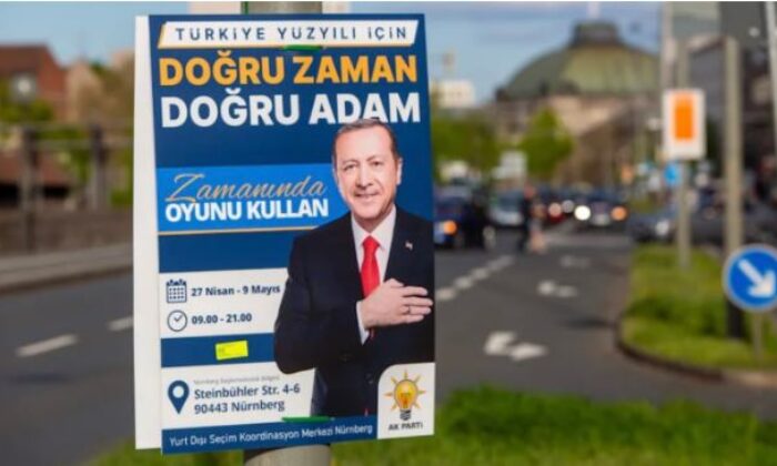 Erdoğan’ın seçim afişleri Almanya’yı karıştırdı