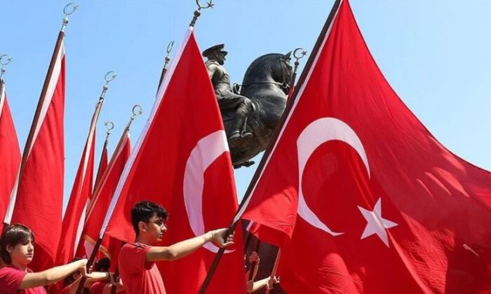 19 Mayıs Atatürk’ü Anma, Gençlik ve Spor Bayramı tüm yurtta kutlanıyor