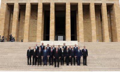 Cumhurbaşkanı Erdoğan, yeni Kabine üyeleriyle Anıtkabir’i ziyaret etti