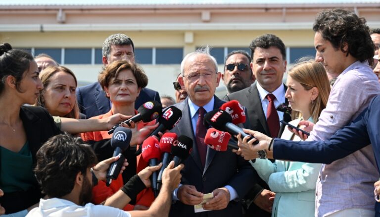 Kılıçdaroğlu’ndan TİP’ten milletvekili seçilen Can Atalay’a cezaevinde ziyaret