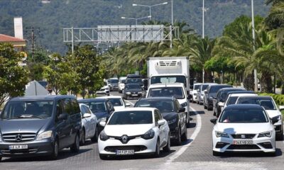 Tatilcilerin dönüş yolculuğu başladı