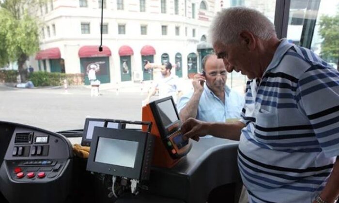 Bakanlıktan 65 yaş üstü ücretsiz ulaşım açıklaması