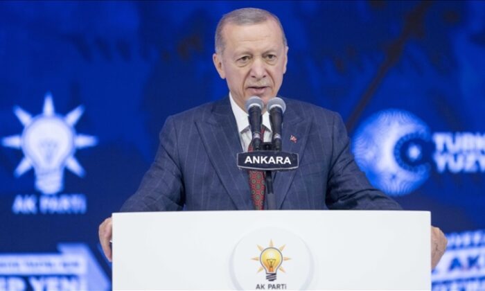 Cumhurbaşkanı Erdoğan, AK Parti Genel Başkanlığına yeniden seçildi