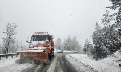 Kar yağışı Orhaneli-Bursa kara yolunda ulaşımı aksatıyor