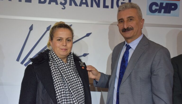 Bursa’da 100 yönetici DSP’den istifa ederek CHP’ye katıldı