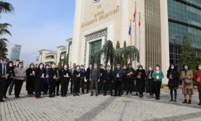 Bursa Büyükşehir’in gönüllü denetçilerine plaket